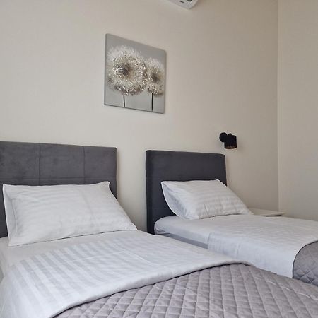 Apartments Miamare Primosten Exterior photo