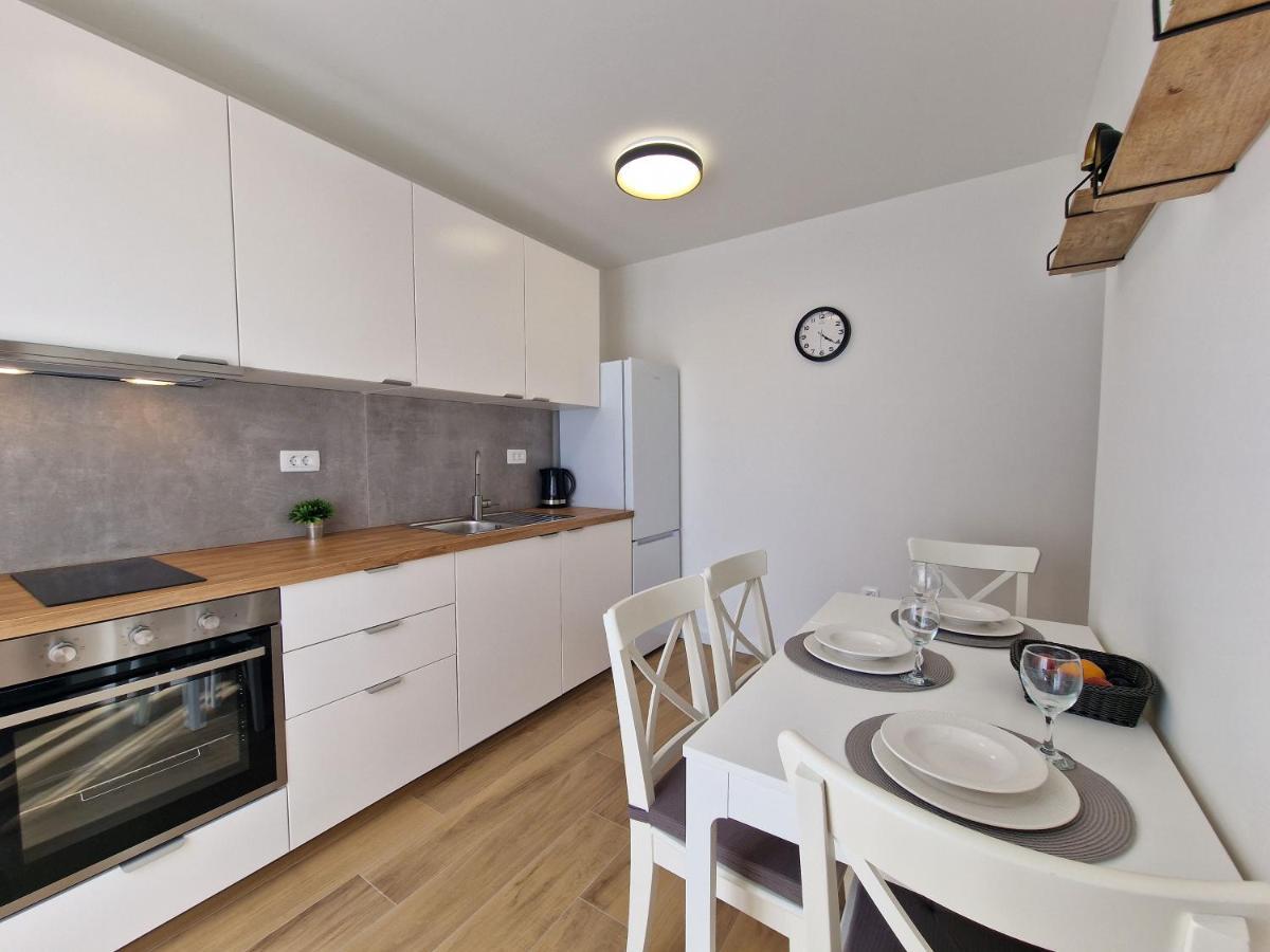 Apartments Miamare Primosten Exterior photo