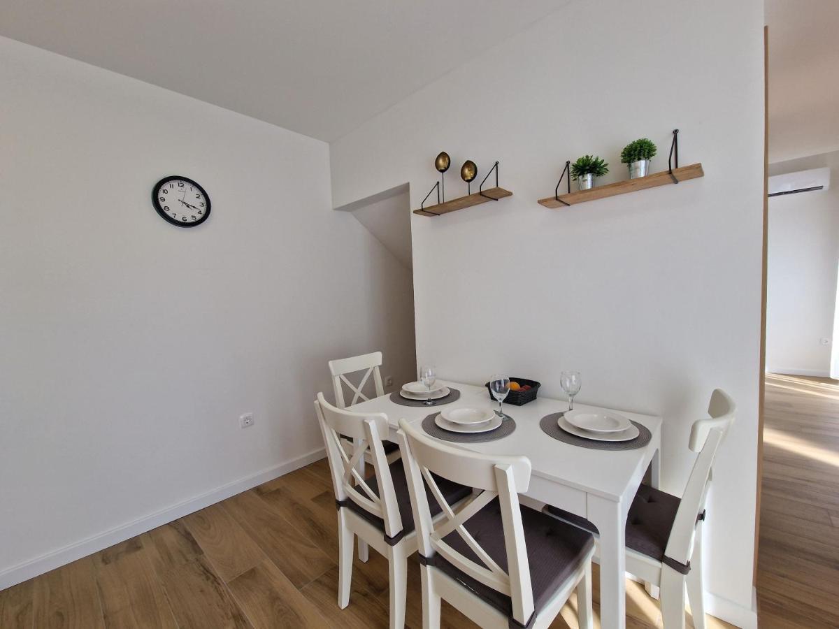 Apartments Miamare Primosten Exterior photo